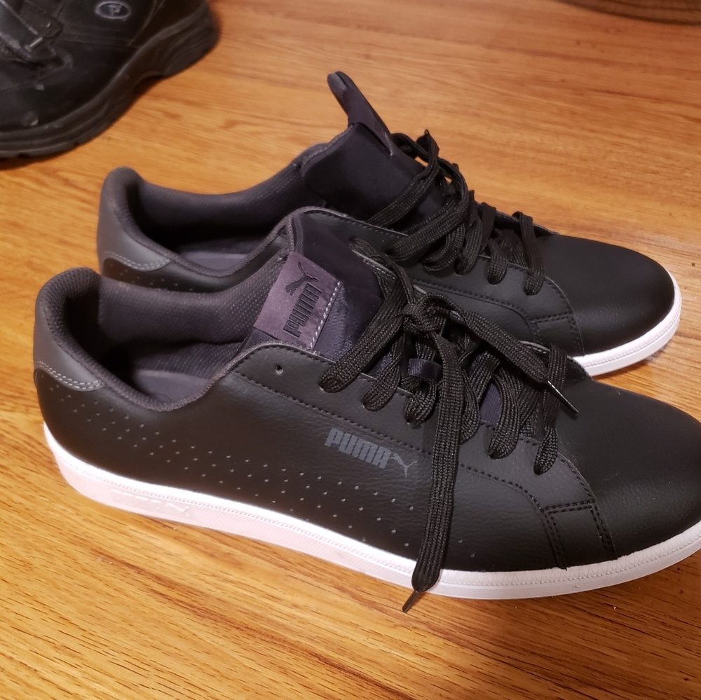 Shoes - Picture 5 of 15